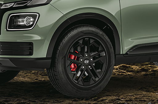 BLACK ALLOY WITH RED BRAKE CALIPERS