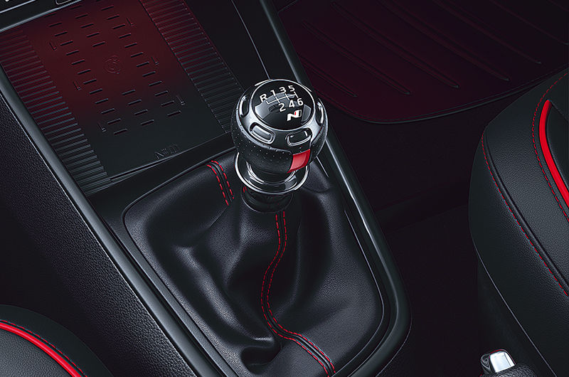 6 SPEED MT