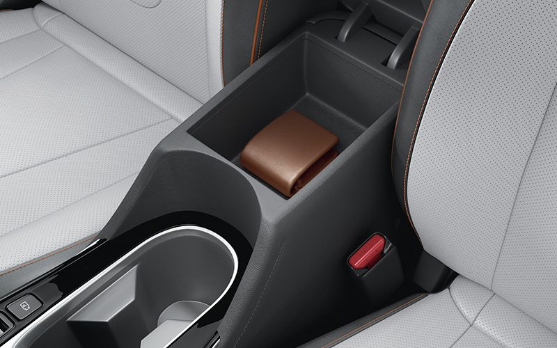 FRONT CONSOLE ARMREST WITH STORAGE